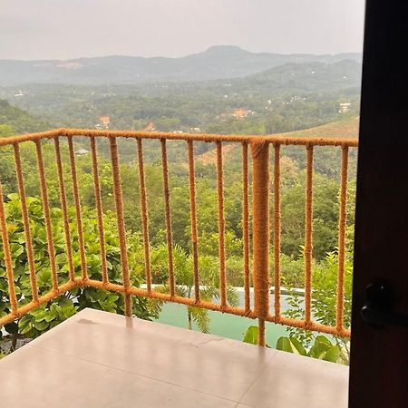 Antharyamin Hotel Thiruvananthapuram Bagian luar foto