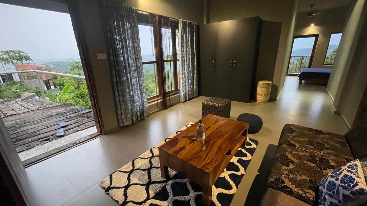 Antharyamin Hotel Thiruvananthapuram Bagian luar foto