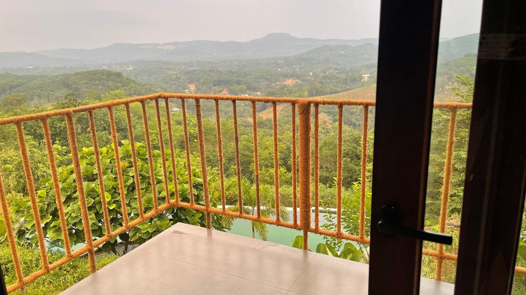 Antharyamin Hotel Thiruvananthapuram Bagian luar foto