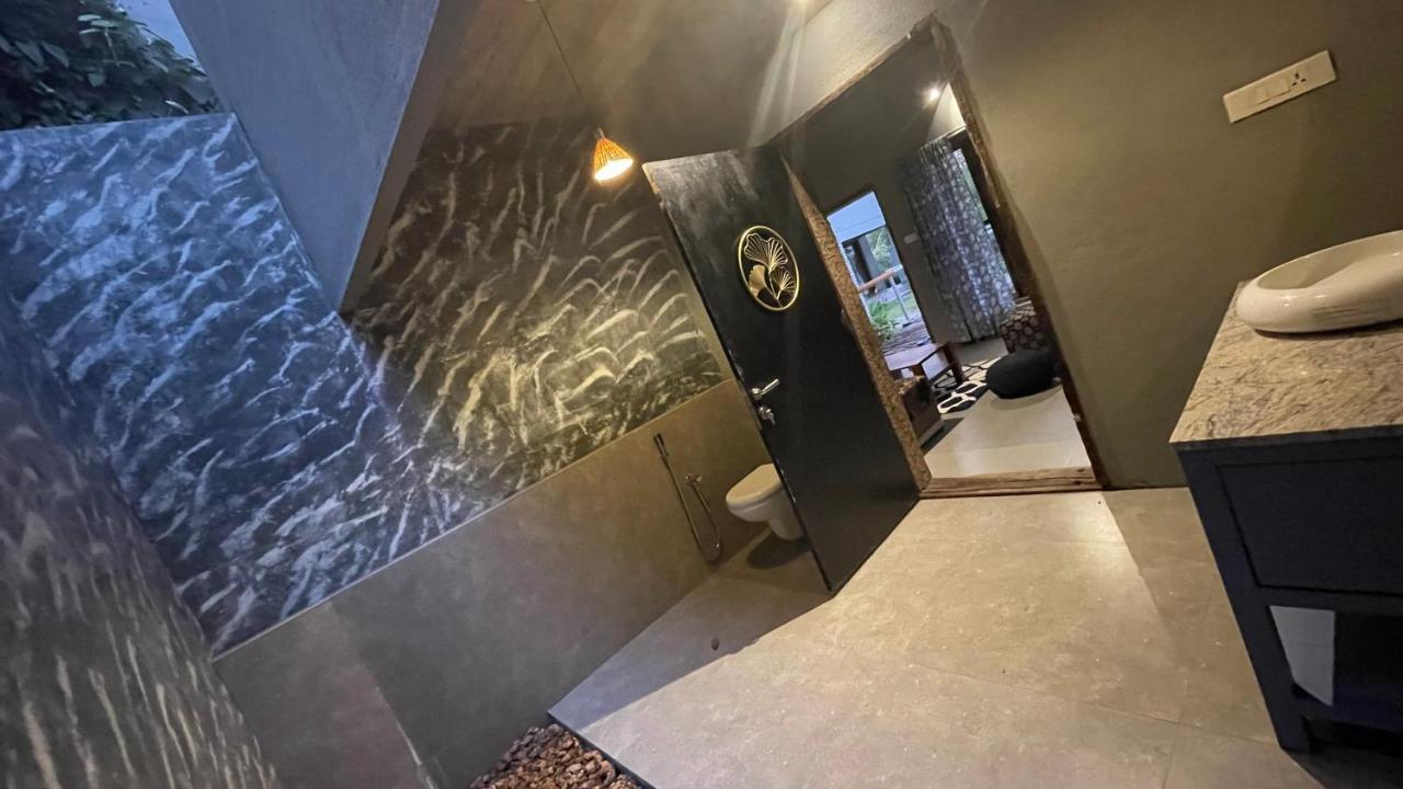 Antharyamin Hotel Thiruvananthapuram Bagian luar foto